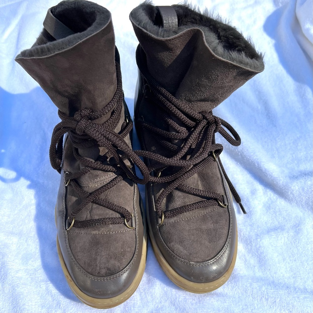 Serafini shearling lined suede, wrap lace moon booties, size Eur 40, US 10